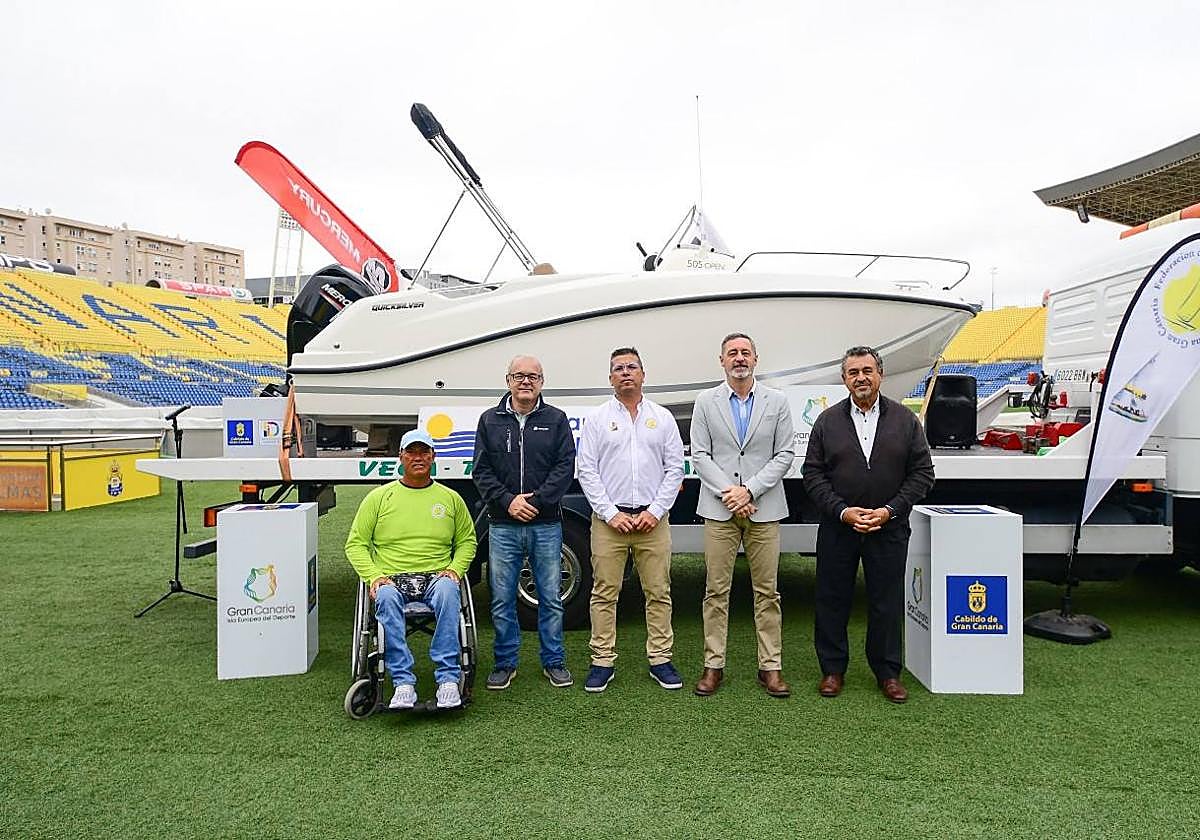 Imagen de la presentación de la embarcación.