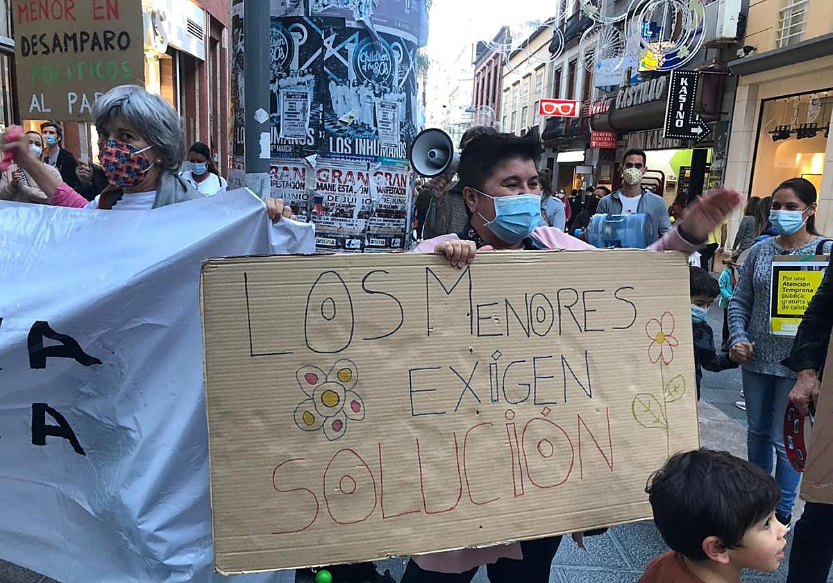 Foto de archivo de una protesta para reclamar más atención temprana.