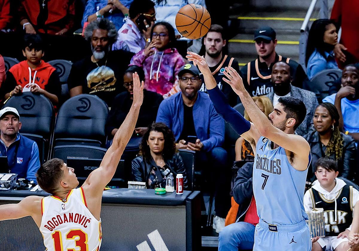 Aldama lanza en un partido de este curso.
