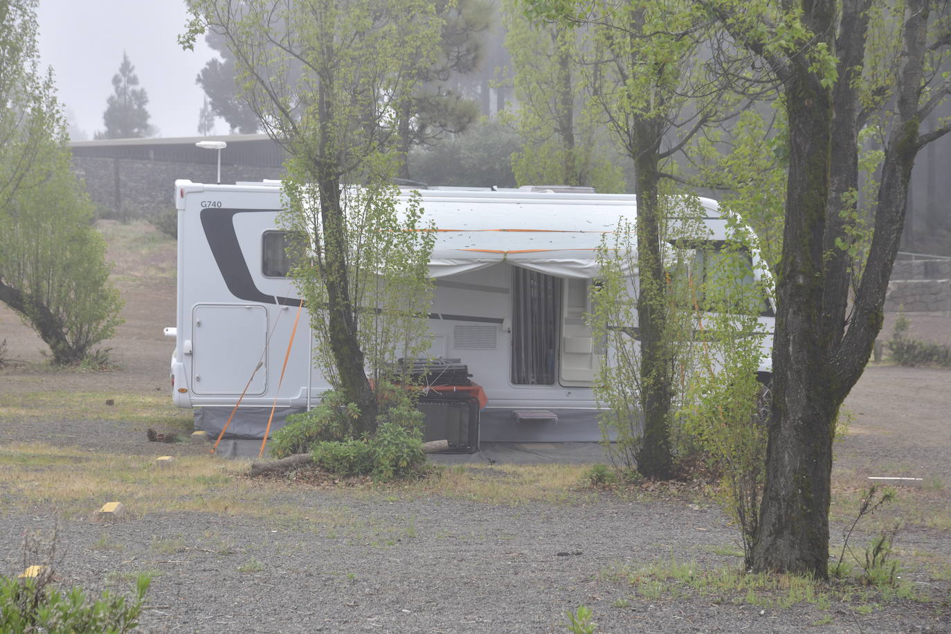 Las familias disfrutan de unas vacaciones diferentes acampando en la cumbre