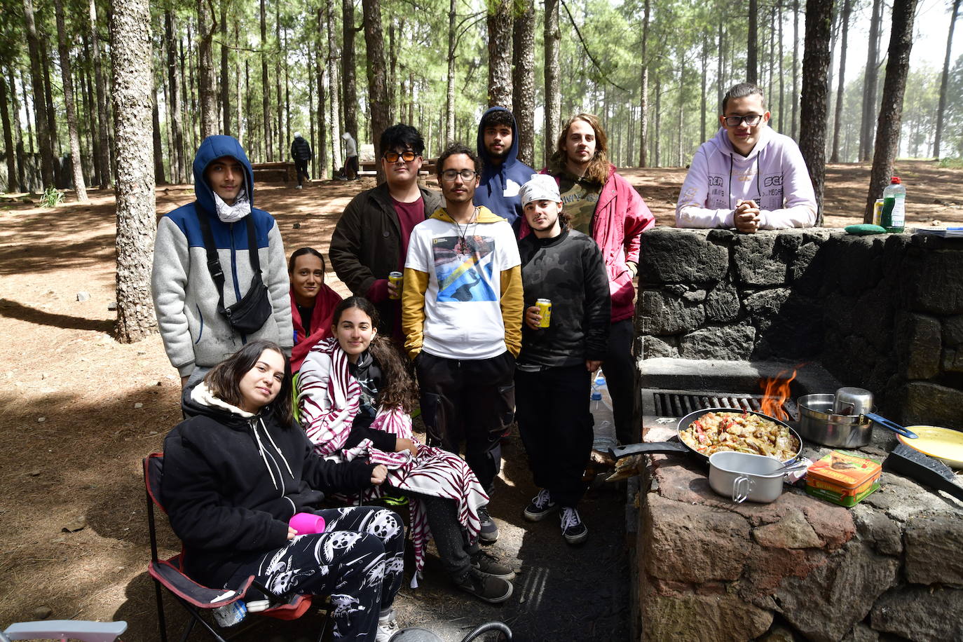 Las familias disfrutan de unas vacaciones diferentes acampando en la cumbre