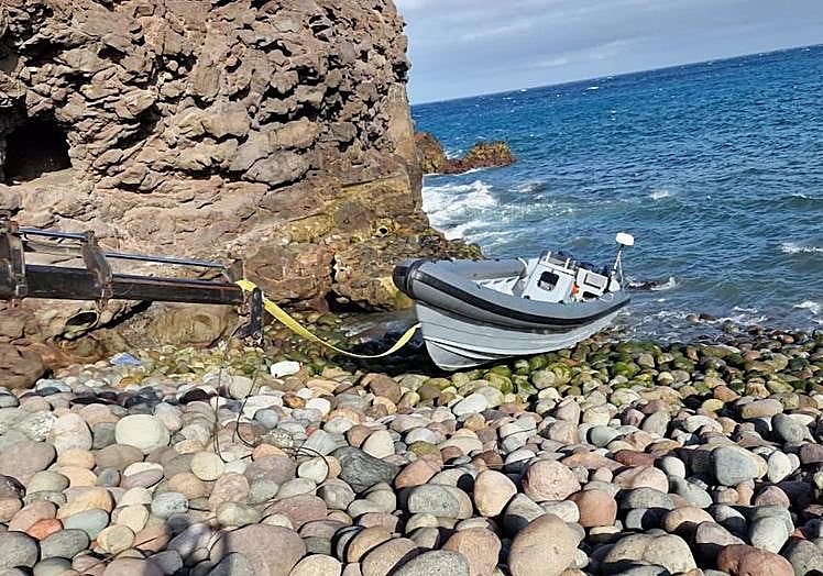 La embarcación, en la costa de La Aldea.