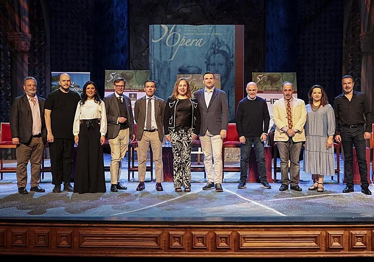 De izquierda a derecha, Ulises Jaén, Roman Burdenko, Annalisa Stroppa, Óscar Muñoz, Tilman Kuttenkeuler, María José Siri, Francesco Pio Galasso, Roberto Rizzi Brignoli, Carlo Antonio de Lucia, Yulia Mennibaeva y Simón Orfila.