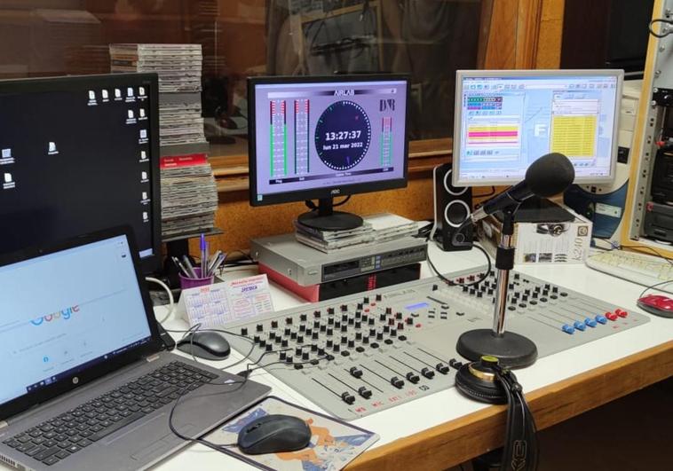 Radio Insular de Lanzarote celebra el Día del Beso