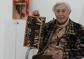 Pepe Dámaso, con su caja solidaria para este proyecto.