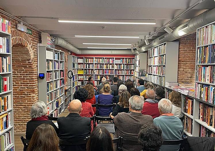 El público llenó la librería madrileña durante la presentación de este viernes.
