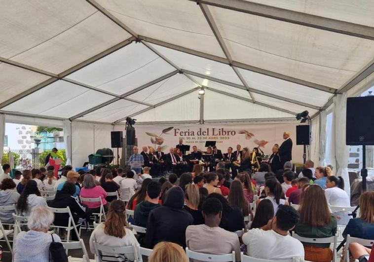 La Feria del Libro de Telde arranca al ritmo de la banda municipal de música