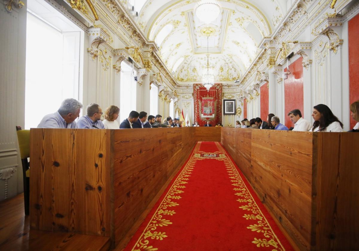 La capital no da mayorías absolutas y su gobierno se encamina a otro pacto