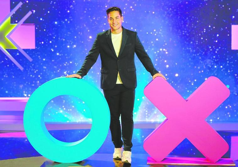 José Croissier presenta 'En raya', el nuevo concurso de Televisión Canaria