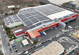 La central logística de SPAR Gran Canaria en El Goro ha completado su planta fotovoltaica.