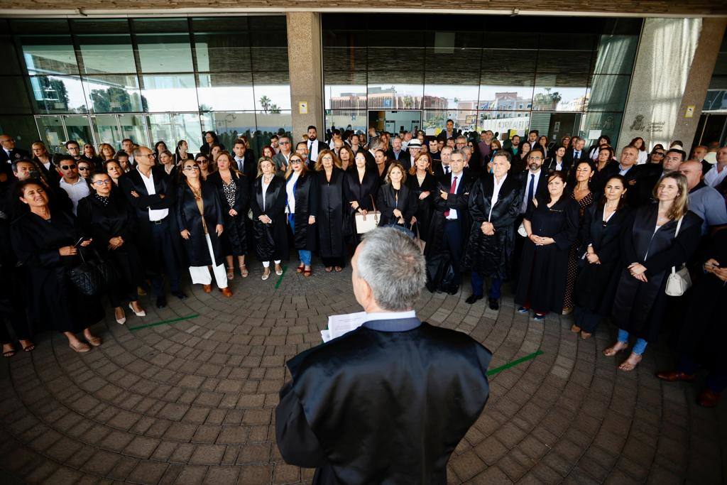Los abogados de la capital grancanaria toman las calles para reclamar mejoras