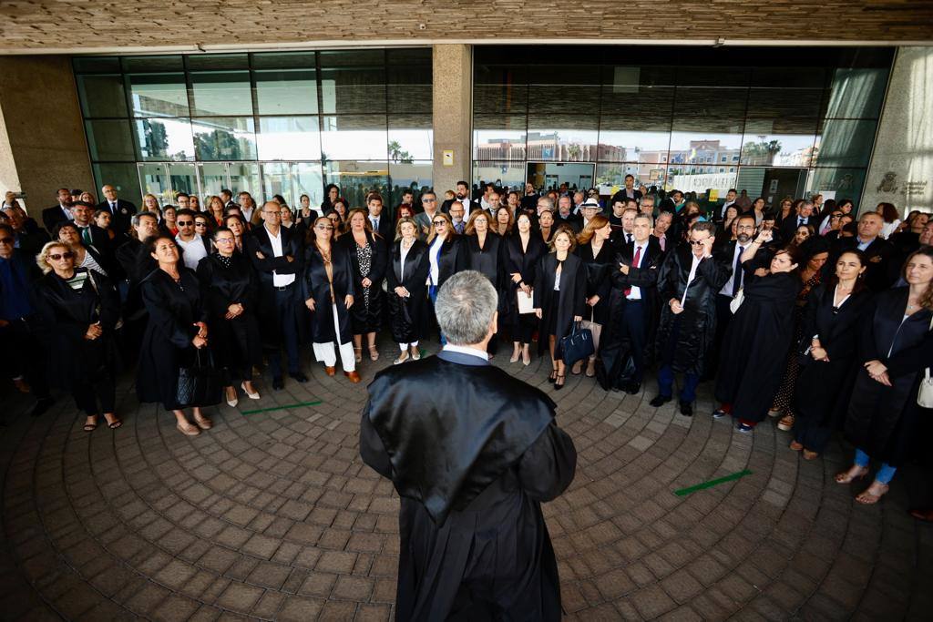 Los abogados de la capital grancanaria toman las calles para reclamar mejoras