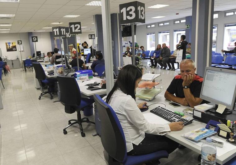 El sector público y la provincia occidental acaparan la destrucción de empleo en Canarias