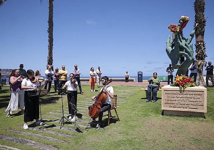 Integrantes de Barrios Orquestados interpretaron Áir', de la Suite nº3 de Bach.