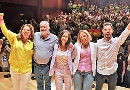 Candidatos de Podemos con Ione Belarra (c).