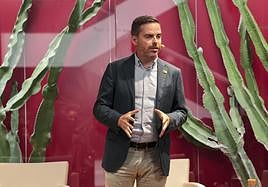 Lucas Bravo de Laguna, candidato de UxGC al Parlamento de Canarias.