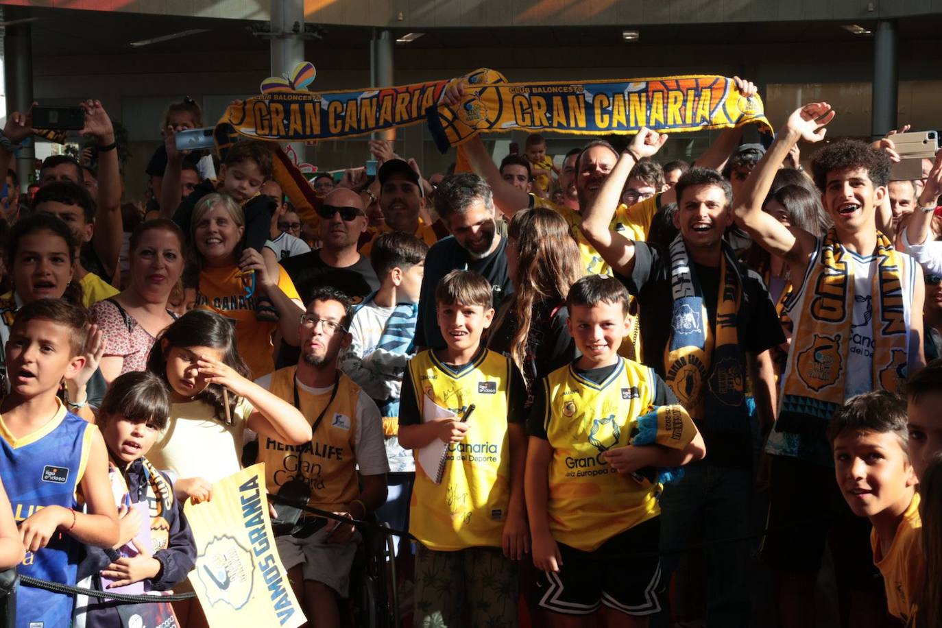 La afición agasaja al Granca