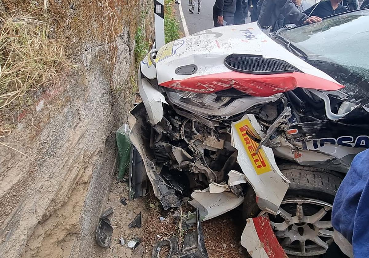 Ponce, candidato de UxGC, hospitalizado tras estrellarse en el Rally Islas Canarias