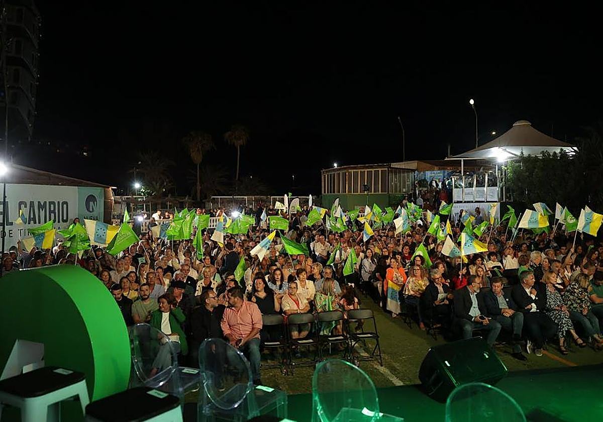 Vista del público que asistió a la presentación de la candidatura de NC en San Bartolomé de Tirajana.