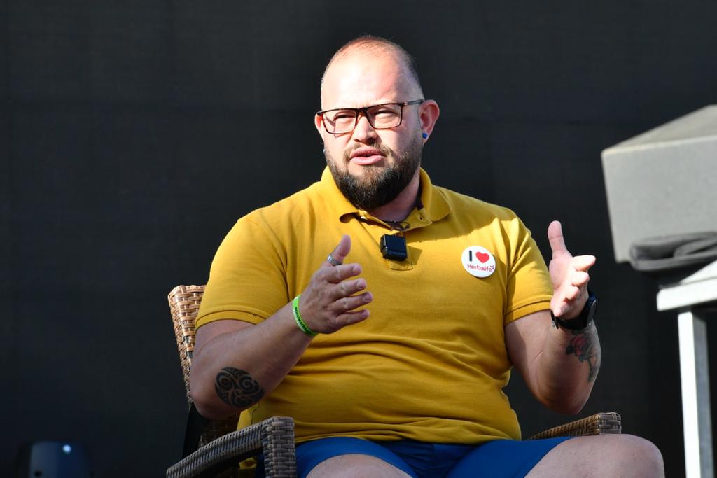 Charla sobre igualdad y juventud trans organizada por el Maspalomas Pride