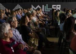 Espectadores en la sala Miller, durante uno de los montajes programados por el Ayuntamiento de Las Palmas de Gran Canaria.