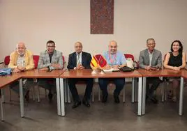 El presidente de Acama, Rafael Esparza (i), recibió a las delegaciones de las universidades Mohammed V, de Rabat y Hassan II, de Casablanca.