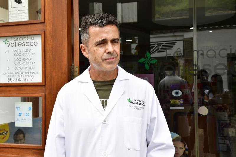 Víctor Pérez es natural de Valleseco y trabaja como auxiliar de farmacia.