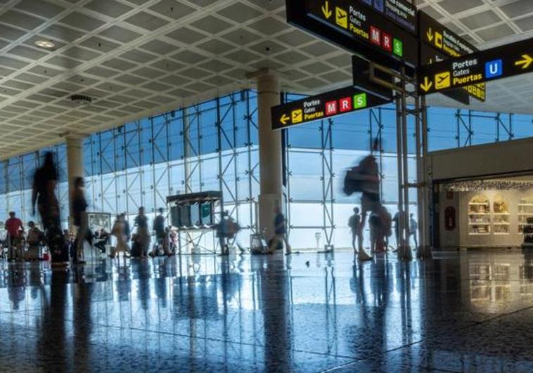 Un grupo del Imserso de Tenerife denuncia una agresión en el aeropuerto de Barcelona