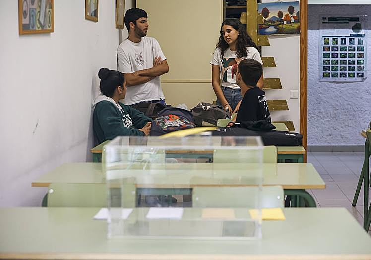 Estos votantes primerizos están llamados a elegir, junto con el resto de la ciudadanía, un nuevo Gobierno de Canarias, Ayuntamiento y Cabildo el próximo 28 de mayo.