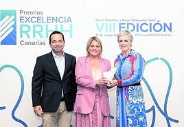 Davinia Domínguez y Virginia Ávila fueron las encargadas de recoger este premio.