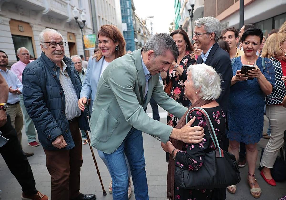 Manuel Domínguez, en uno de los primeros actos de esta campaña electoral en Gran Canaria.