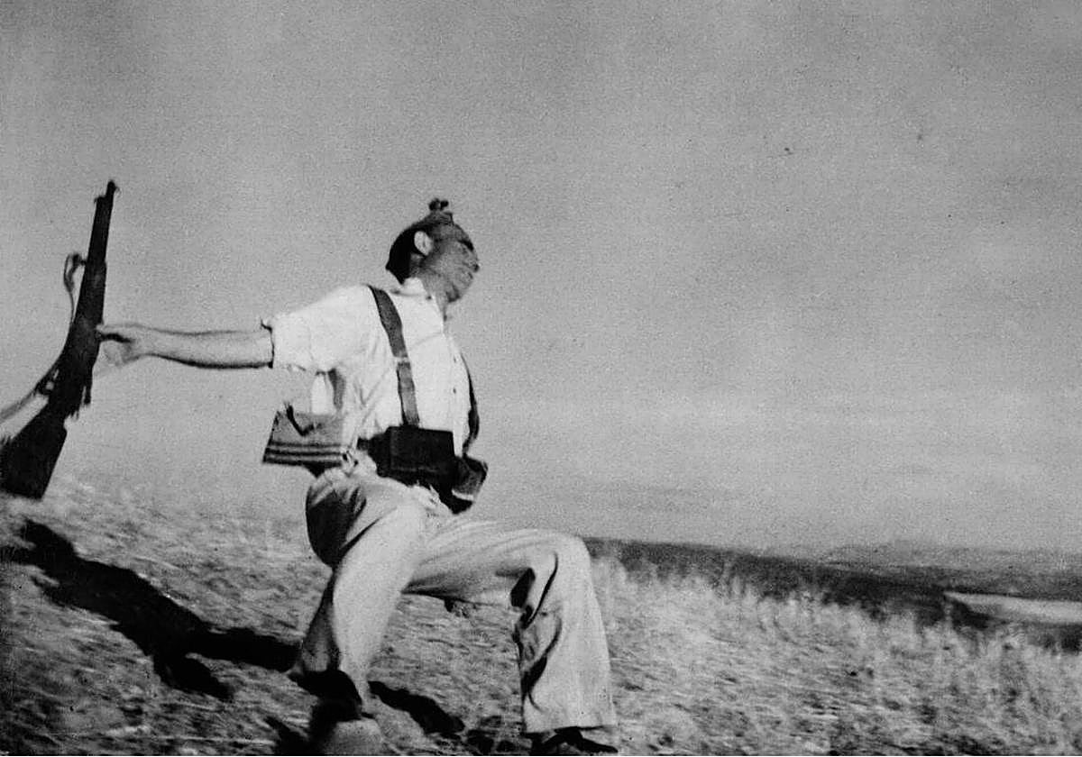 Medalla de oro y sobre dos españas