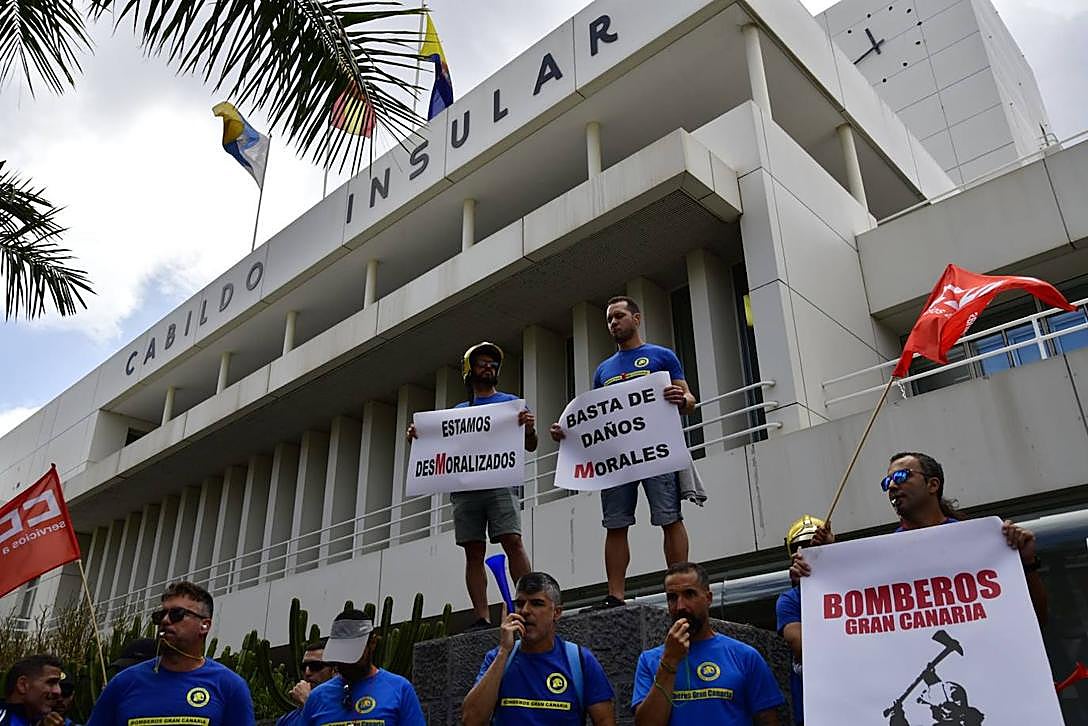 Los bomberos salen a la calle «desMoralizados»