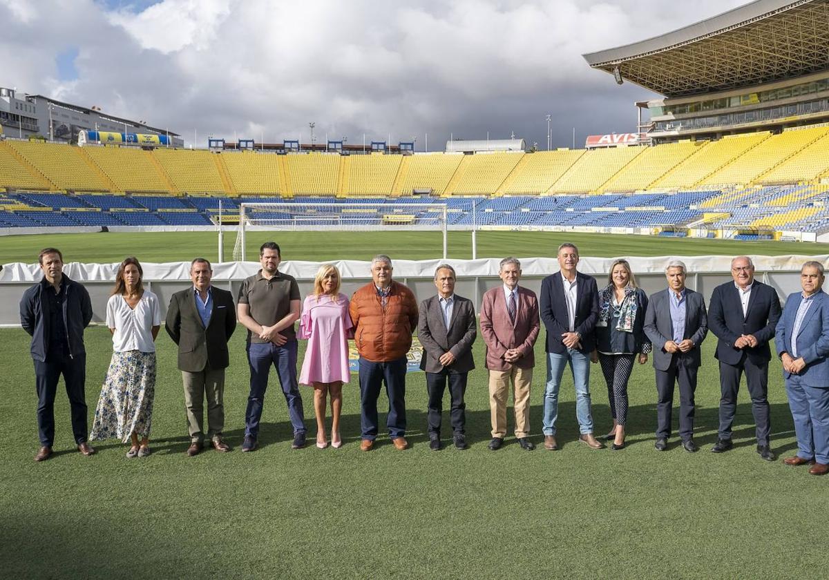 Imagen de todos los participantes en la reunión celebrada este jueves en el Estadio.