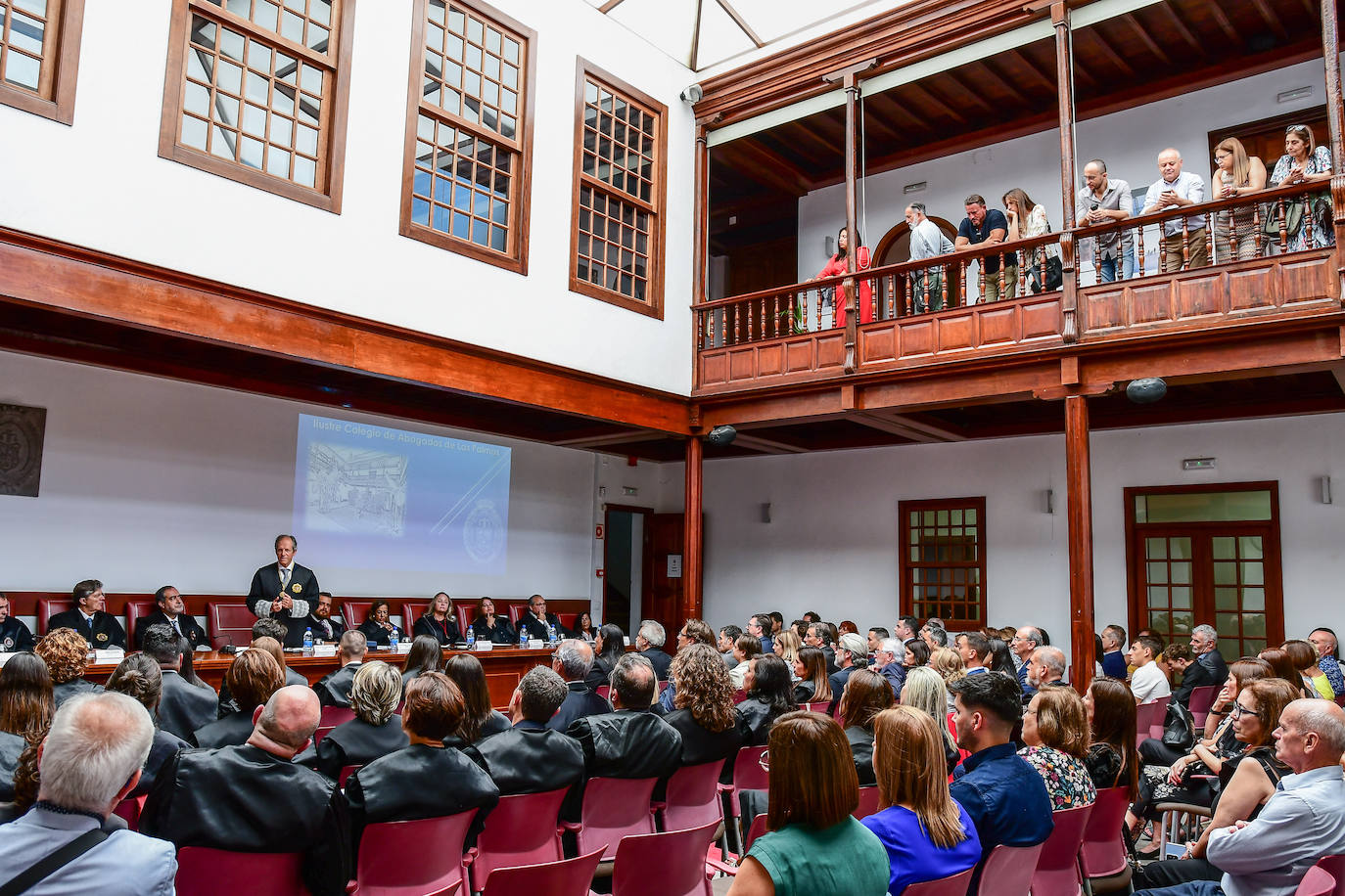 Jornada festiva en el Colegio de Abogados