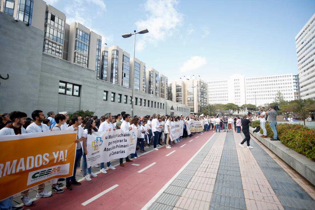 Los médicos canarios salen a la calle