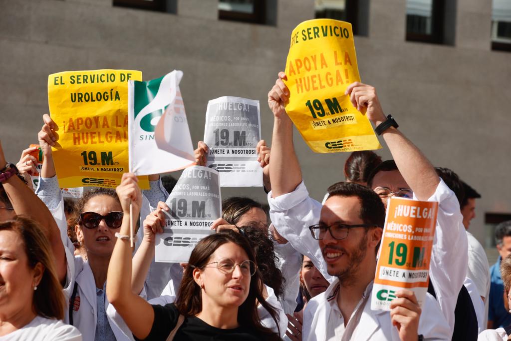 Los médicos canarios salen a la calle