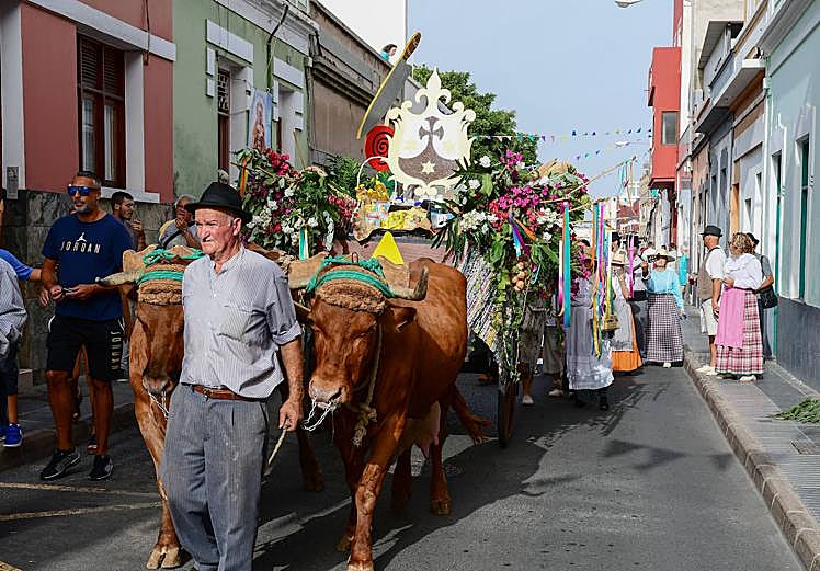 La romería no repetirá imágenes como esta del pasado año.