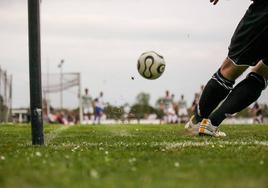 Imagen de un partido de futbol.