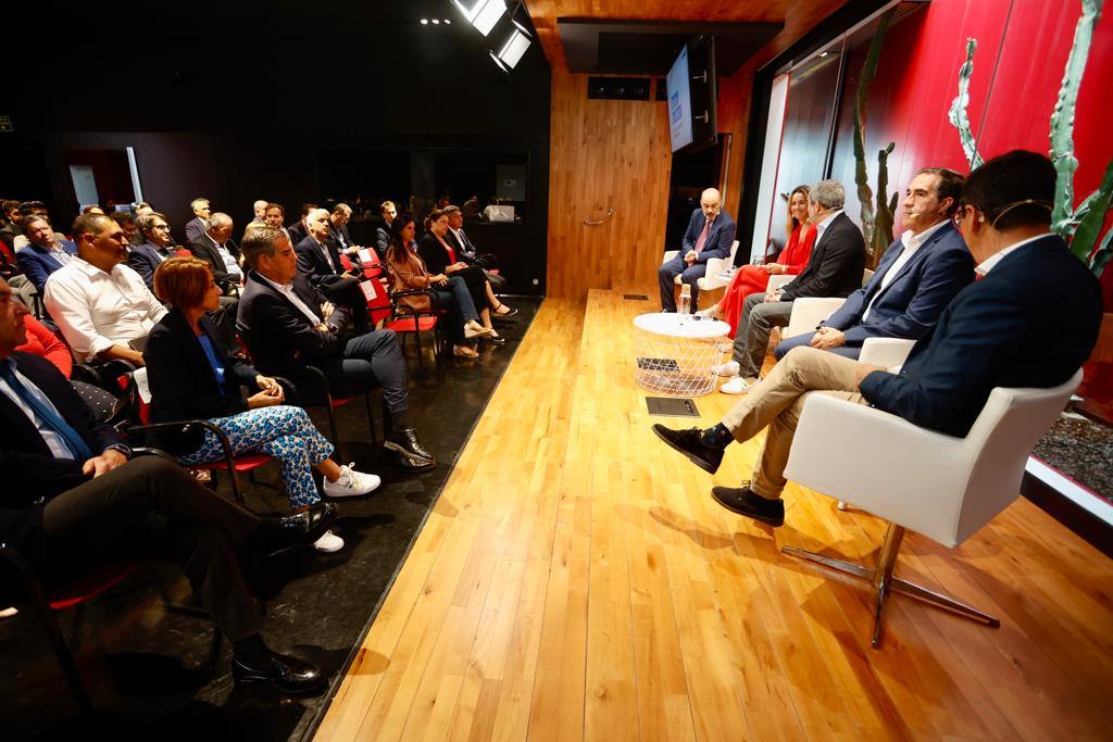 El encuentro &#039;Canarias por delante&#039;, en imágenes