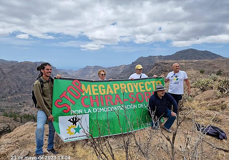 Alberto Rodríguez (i) es candidato de Drago Verdes Canarias al Gobierno de Canarias el 28M.