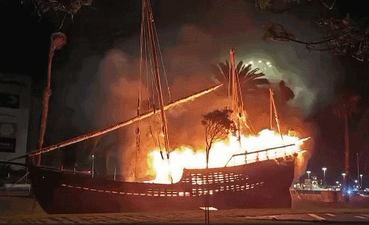 Incendio en el barco de Santa Catalina.