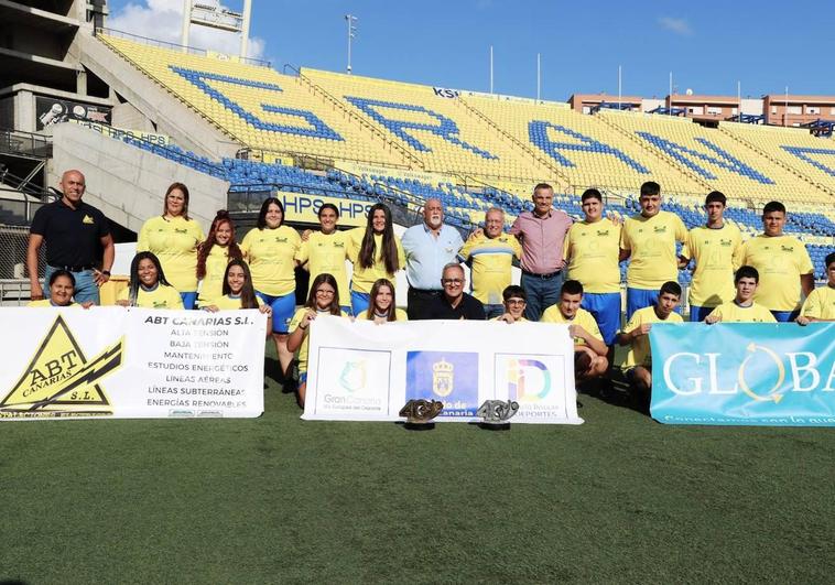 Selecciones infantiles de Gran Canaria y patrocinadores se homenajean