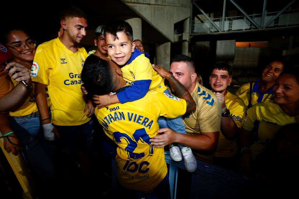 Emotiva celebración de los jugadores de la UD en el Gran Canaria