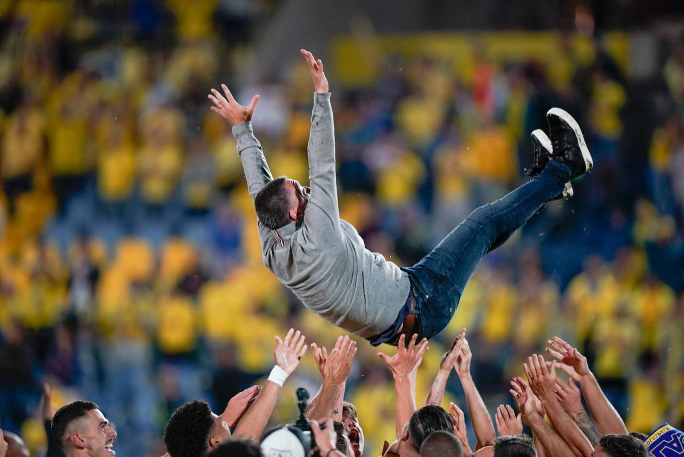 Emotiva celebración de los jugadores de la UD en el Gran Canaria