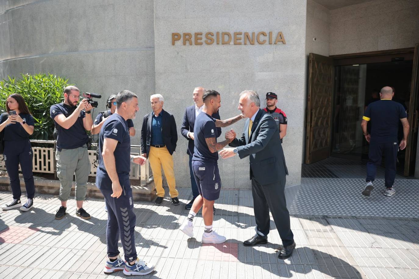 La UD Las Palmas visita la Presidencia del Gobierno