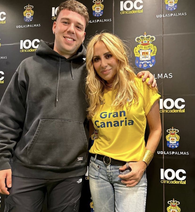 Marta Sánchez y Quevedo disfrutan juntos del ascenso de la UD Las Palmas