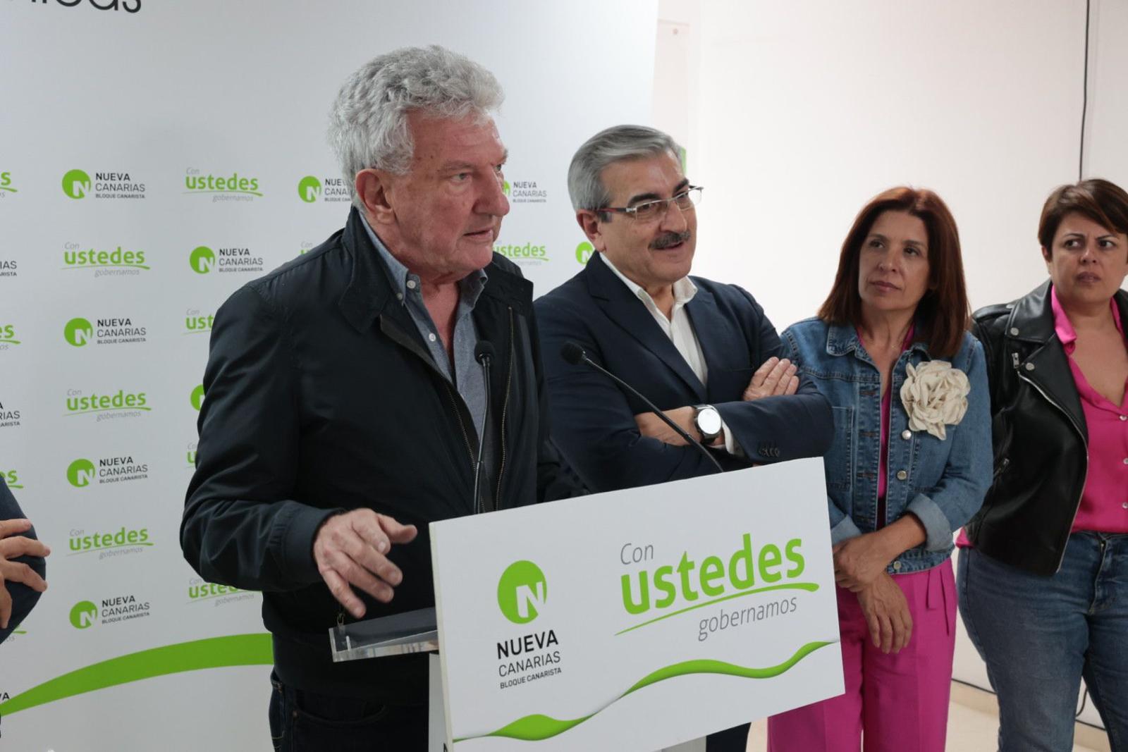 Imagen secundaria 1 - La bajada de Nueva Canarias deja a Román Rodríguez sin escaño en el Parlamento canario