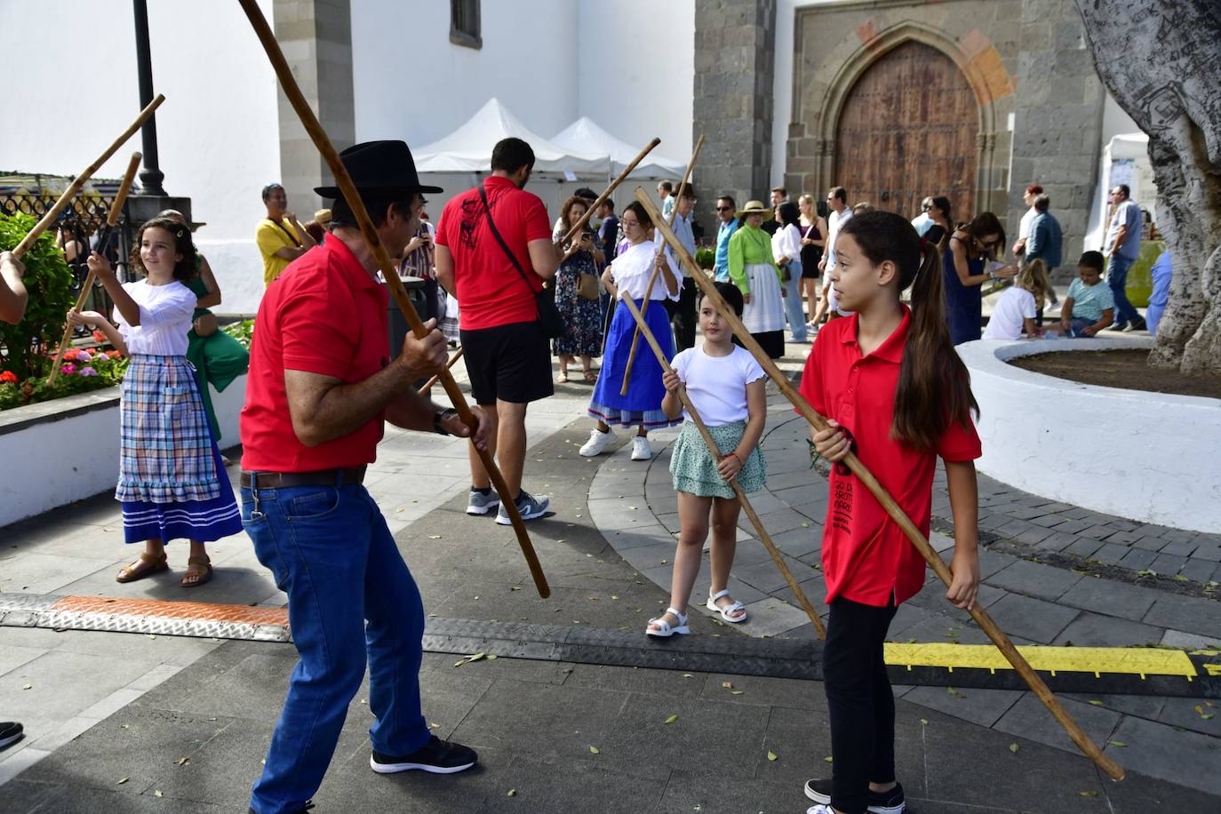 La plaza San Juan acoge el Día de Canarias