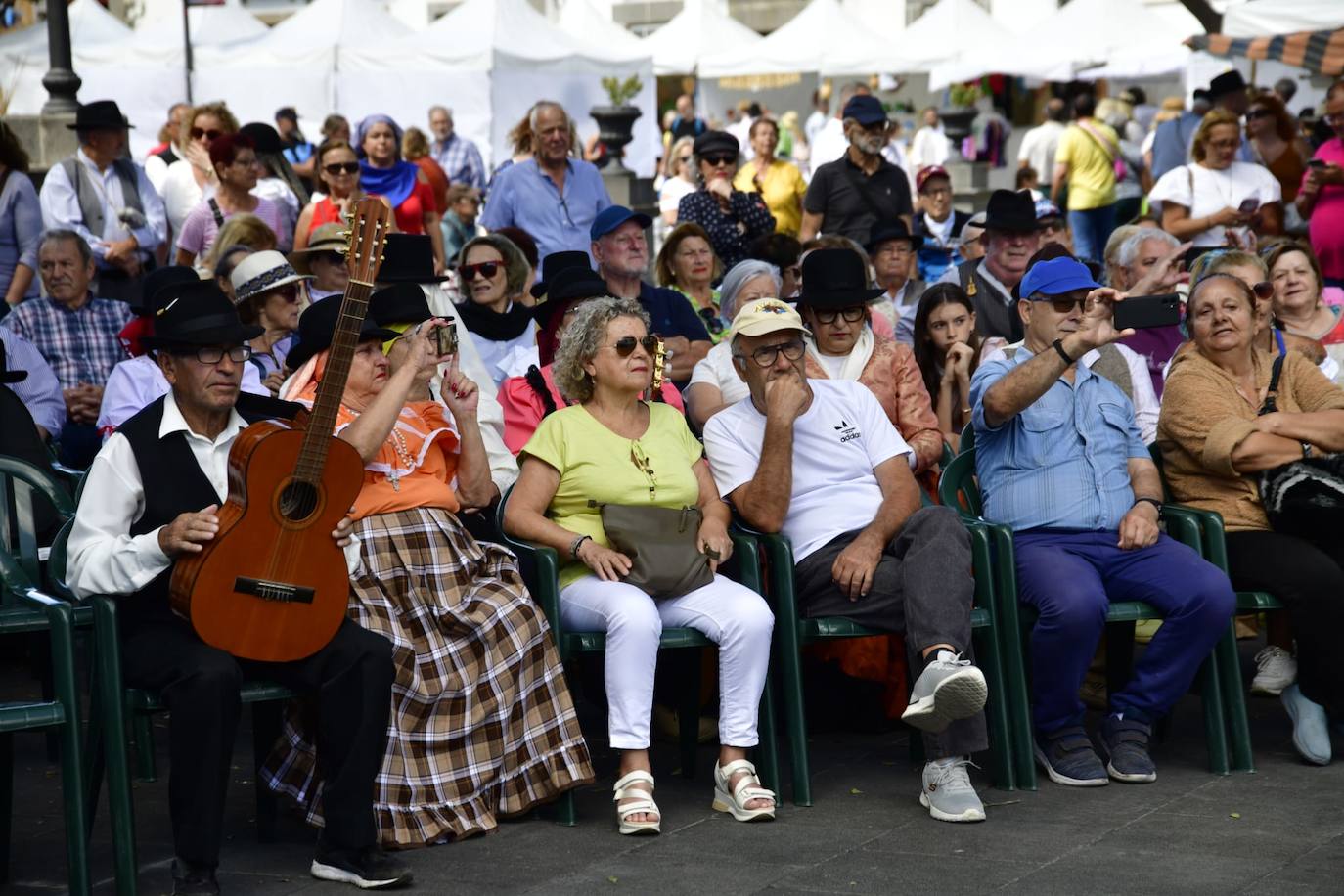 La plaza San Juan acoge el Día de Canarias